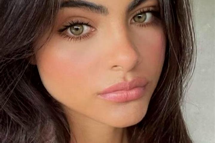 Madison, 21, a platinum blonde brown-eyed mediterranean companion based in Bressana. Offering Striptease, Fetish, Massage. Available for incall and outcall, ...