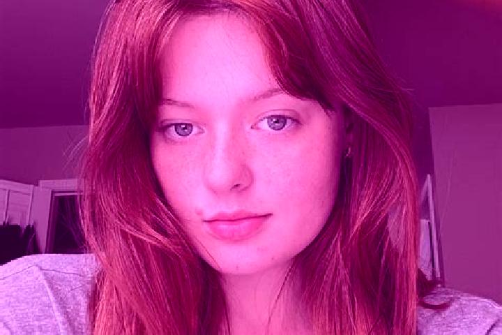 Mia, 22, a auburn amber-eyed indian companion based in Horacio Zeballos Gamez. Offering OWO, Dinner Date, Striptease, Massage. Available for incall and outca...
