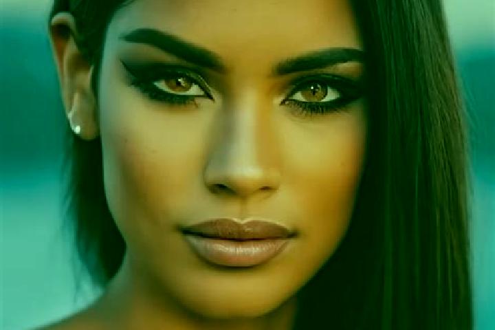 Mia, 32 — Escort in El Guayabito, Mexico