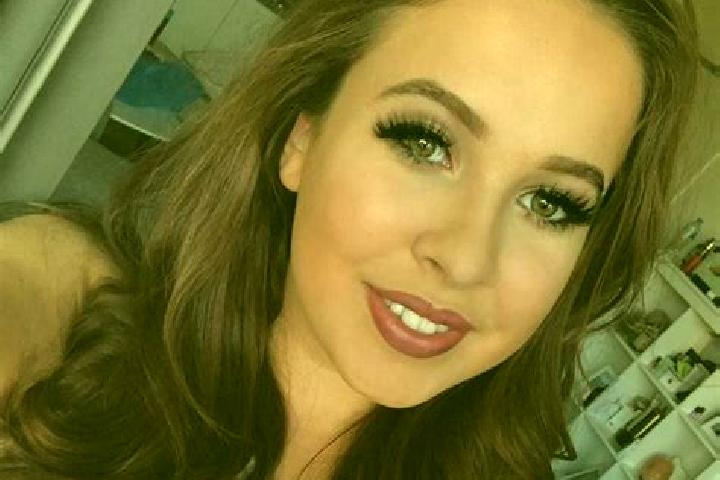 Mia, 39, a platinum blonde amber-eyed latina companion based in Krichim. Offering Dinner Date, Overnight, Domination, Fetish, Party Girl. Available for incal...