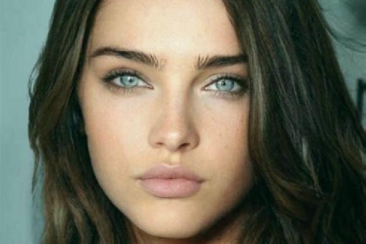 Mila, 31, a brunette blue-eyed mediterranean companion based in Campins. Offering Erotic Massage, Fetish, Girlfriend Experience. Available for incall and out...