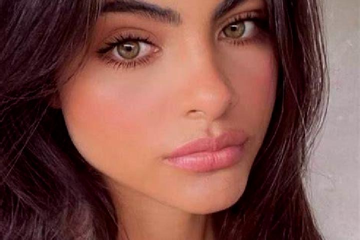 Naomi, 26, a red grey-eyed middle eastern companion based in Malou. Offering BDSM, Domination, Roleplay, Fetish. Available for incall and outcall, overnight ...