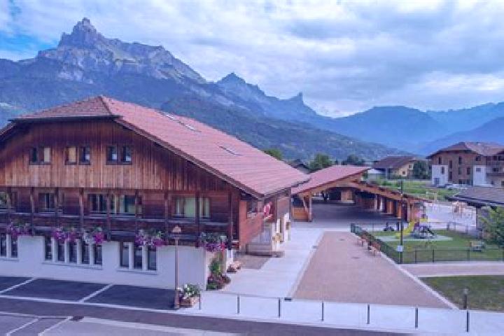 Natalie, 20, a brunette amber-eyed caucasian companion based in Dukstas. Offering Overnight, Couples. Available for incall and outcall, day and evening dates.