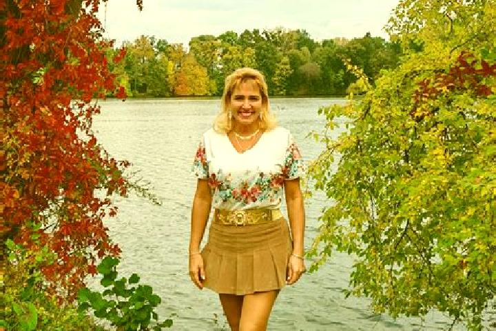 Natalie, 39 — Escort in Shendabad, Iran