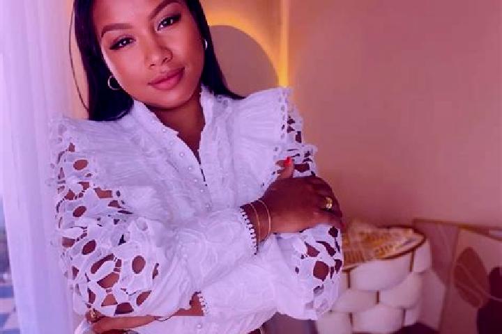 Nova, 21 — Escort in Vieil-Aklodj, Ivory Coast