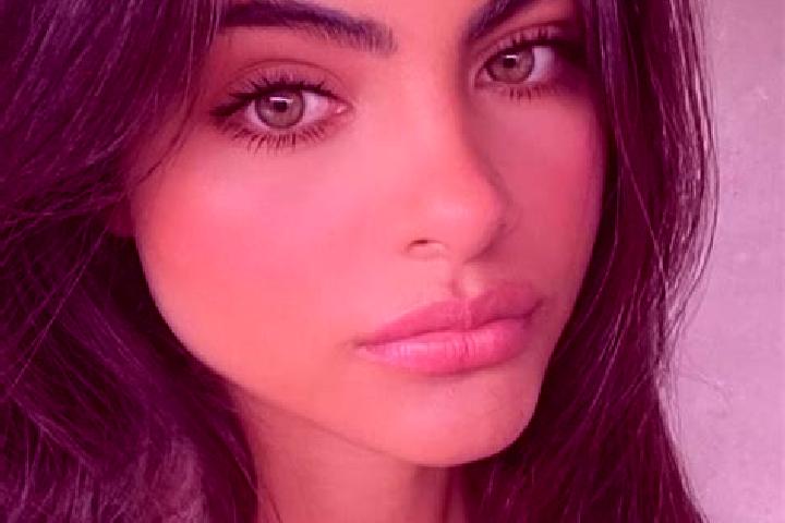 Nova, 23, a chestnut amber-eyed latina companion based in Obercunnersdorf. Offering Girlfriend Experience, Roleplay, GFE. Available for incall and outcall, d...