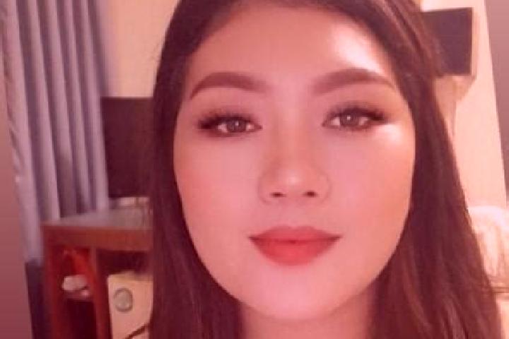Quinn, 22, a platinum blonde blue-eyed caribbean companion based in Mile and a Quarter. Offering Tantra, Couples, Party Girl, Striptease, Duos. Available for...