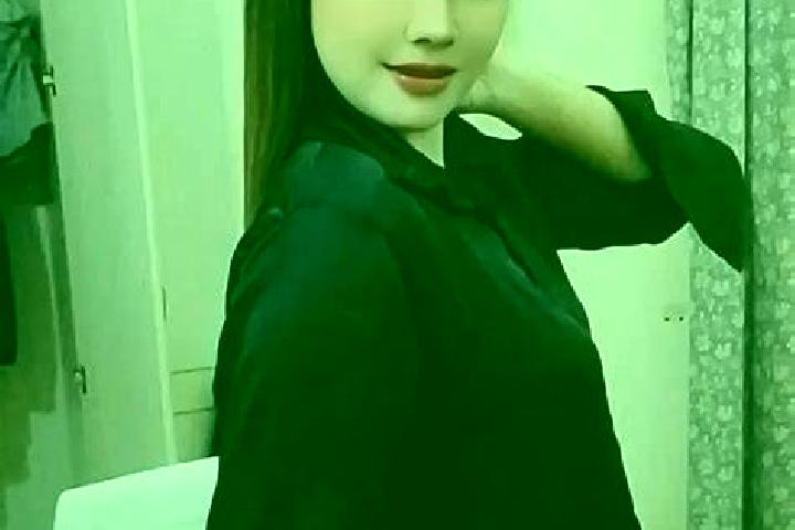 Quinn, 35, a chestnut blue-eyed mediterranean companion based in Ladismith. Offering Massage, CIM, Girlfriend Experience. Available for incall and outcall, o...