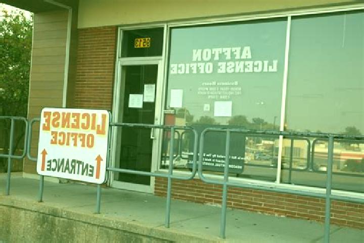 Riley, 34, a red green-eyed ebony companion based in Regba. Offering Dinner Date, Prostate Massage, A-Level, Tantra. Available for incall and outcall, day an...