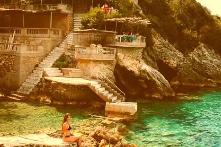 Rose, 21 — Escort in Tessennano, Italy