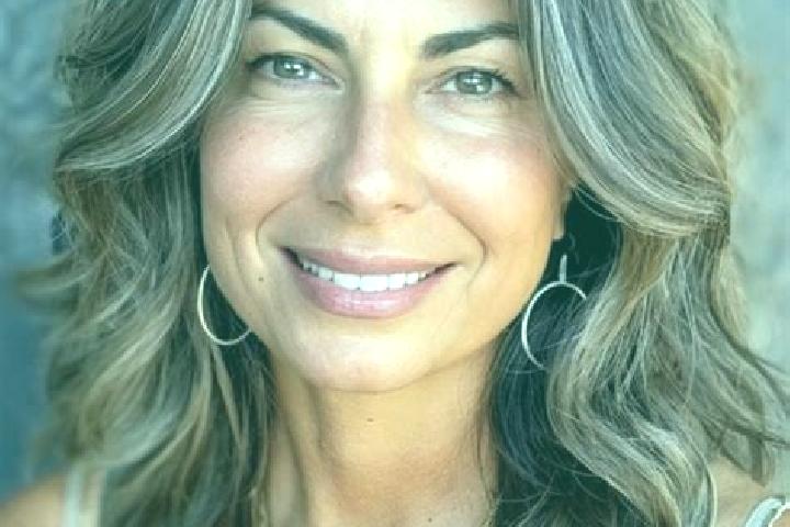 Rose, 31, a brunette dark-eyed ebony companion based in Chikhli Kalan. Offering Erotic Massage, Prostate Massage, Party Girl, CIM. Available for incall and o...