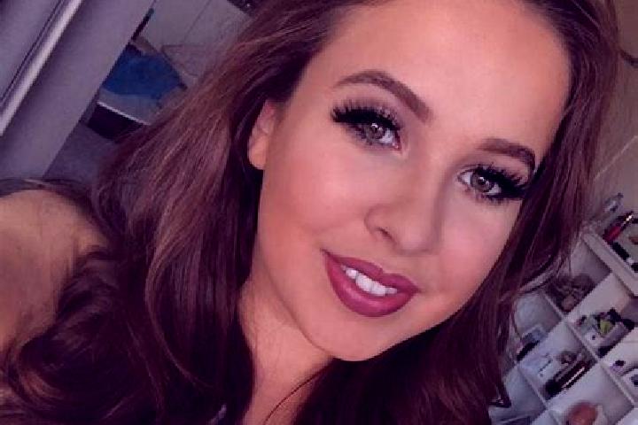 Ruby, 38, a red hazel-eyed caucasian companion based in Bom Retiro do Sul. Offering Duos, Girlfriend Experience, Overnight, Travel Companion. Available for i...