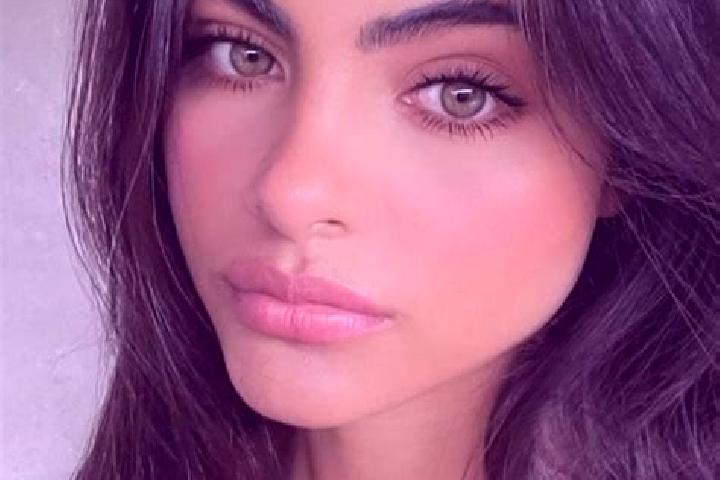 Sadie, 33, a brunette dark-eyed caucasian companion based in Balkica. Offering Massage, GFE, Duos. Available for incall and outcall, day and evening dates.