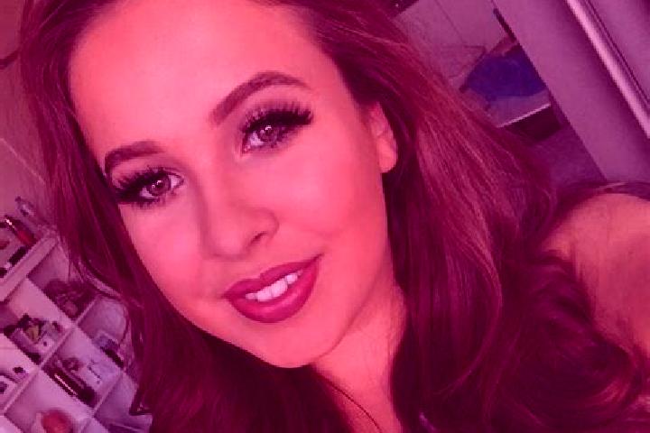 Scarlett, 37, a auburn hazel-eyed mixed companion based in Zaros. Offering GFE, Overnight, Fetish, Erotic Massage, Massage. Available for incall and outcall,...