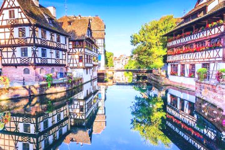 Sophia, 21, a brunette blue-eyed middle eastern companion based in Nowe Miasteczko. Offering Domination, Travel Companion, Striptease, Massage. Available for...