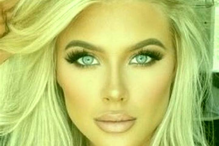 Sophia, 36, a auburn dark-eyed mixed companion based in Destek. Offering Fetish, OWO, Overnight, BDSM. Available for incall and outcall, day and evening dates.