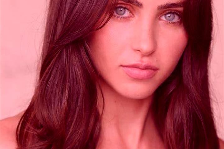 Stella, 20, a dark blonde amber-eyed indian companion based in Liegi. Offering GFE, Couples, CIM. Available for incall and outcall, day and evening dates.