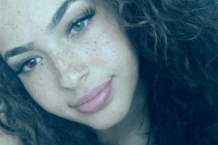 Violet, 26, a auburn hazel-eyed asian companion based in Pfeffikon. Offering Deep French Kissing, Dinner Date, Prostate Massage. Available for incall and out...