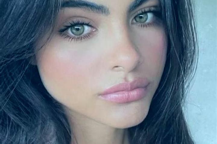 Willow, 29, a black hazel-eyed latina companion based in Ilo. Offering Couples, Roleplay, GFE. Available for incall and outcall, day and evening dates.