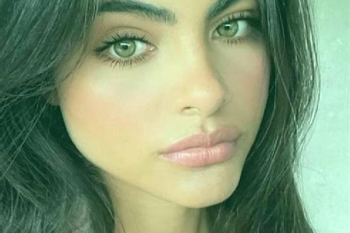 Willow, 29, a blonde brown-eyed indian companion based in Entremont. Offering Roleplay, Couples. Available for incall and outcall, overnight bookings available.