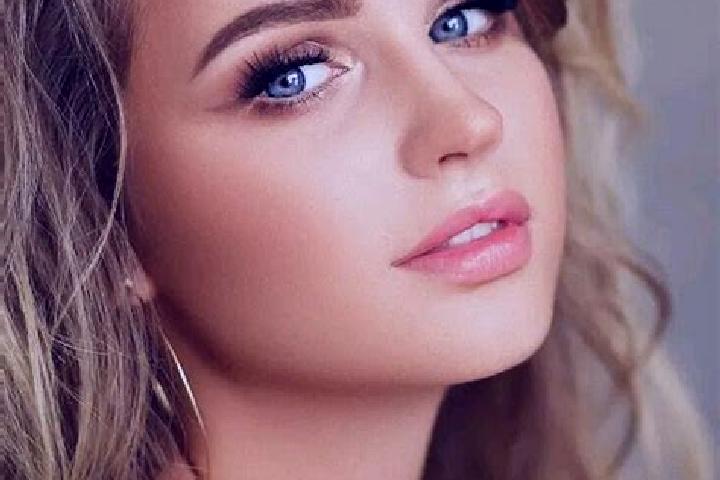 Willow, 39, a blonde hazel-eyed european companion based in Skrdlovice. Offering Massage, BDSM, Domination, Duos, 69. Available for incall and outcall, day a...