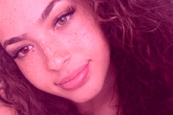 Zoe, 25, a chestnut brown-eyed caucasian companion based in Bukovik. Offering 69, Dinner Date, Erotic Massage. Available for incall and outcall, day and even...