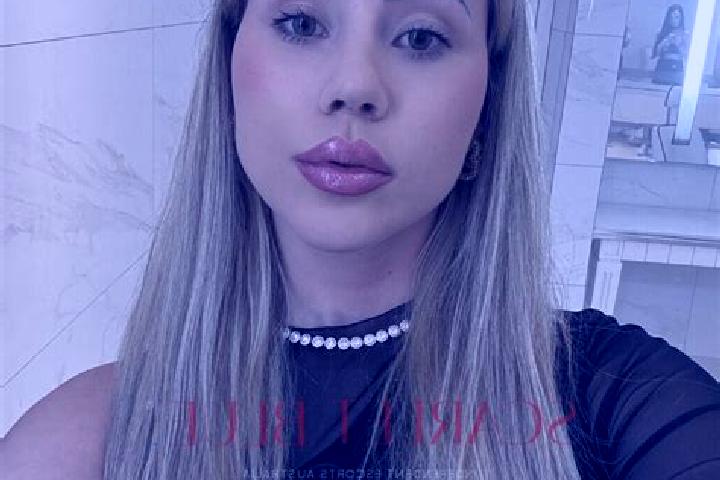 Zoe, 35 — Escort in Phrai Bueng, Thailand